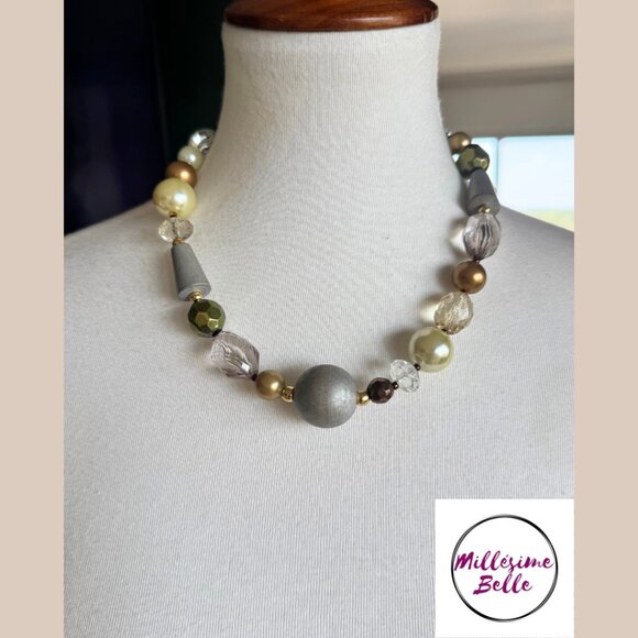 Ball Jeweled Necklace - Picture 3 of 4